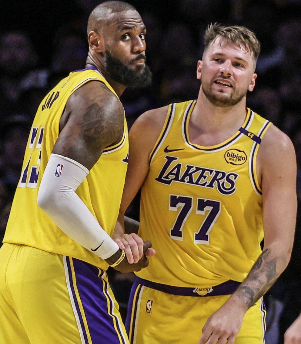 九游体育成就梦想-东契奇巅峰对决，德罗巴与80激战瑞士队分钟，赛事规则更新胜负难料！